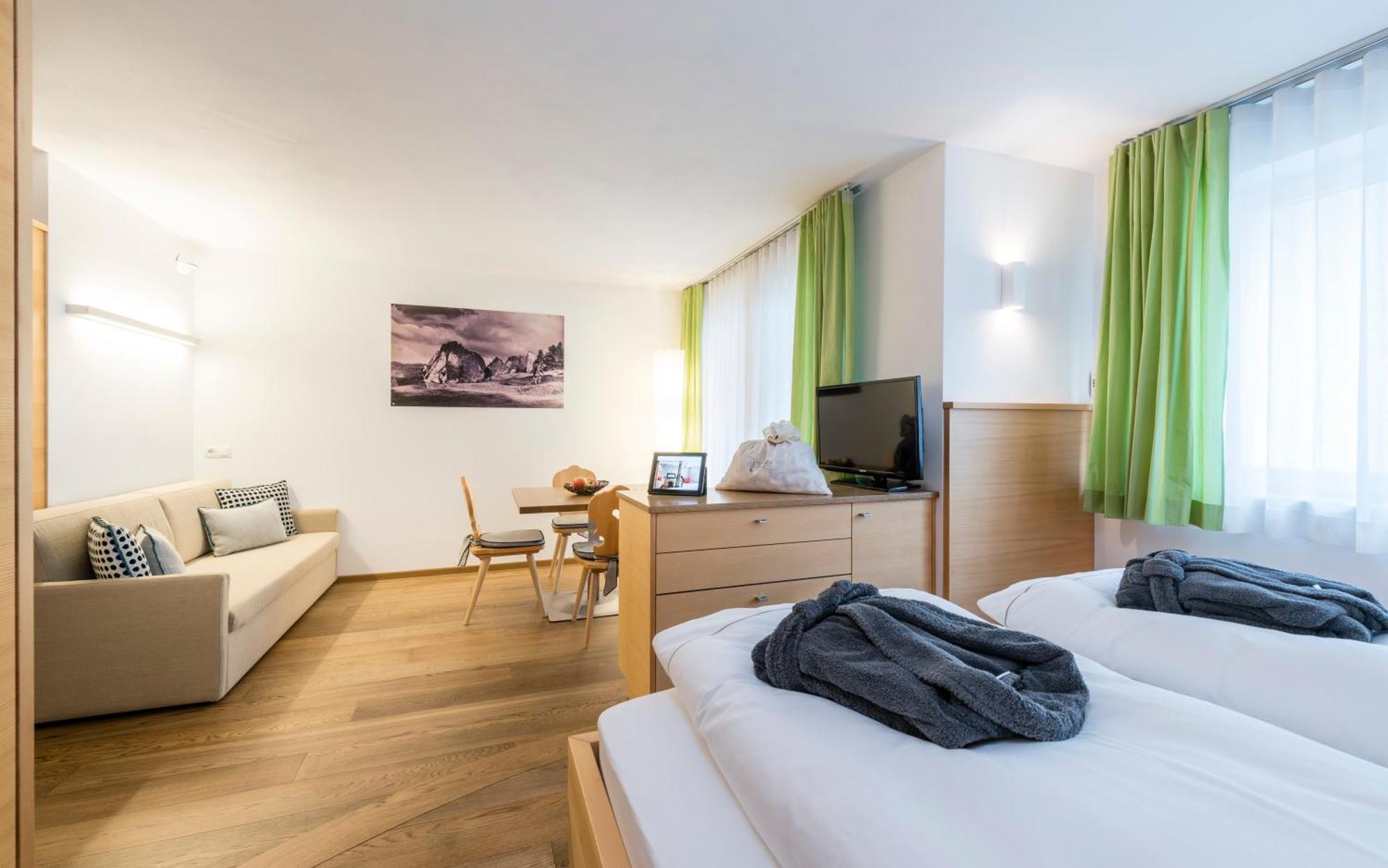 Avita - Suites To Relax Ortisei Ngoại thất bức ảnh